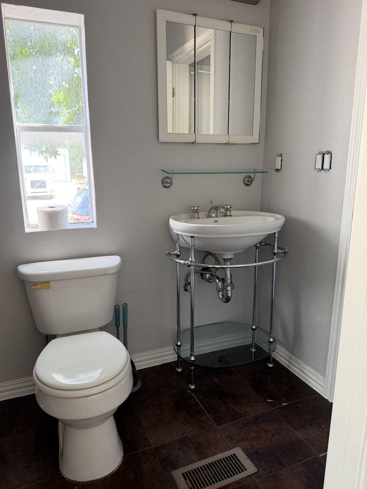 13128 Bert Brown Rd - Photo 4 of 16