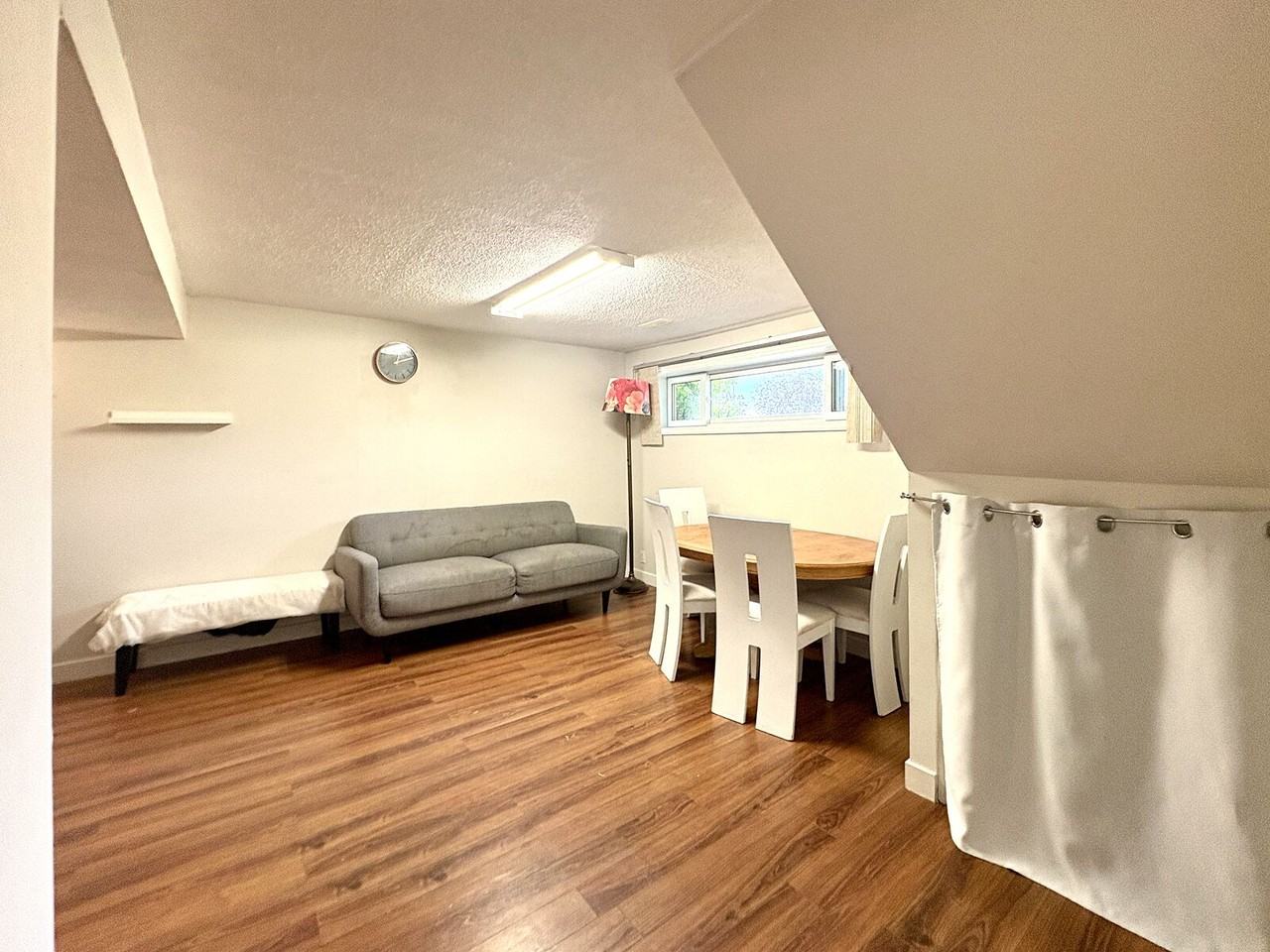 3061 30a St Se - Photo 5 of 13