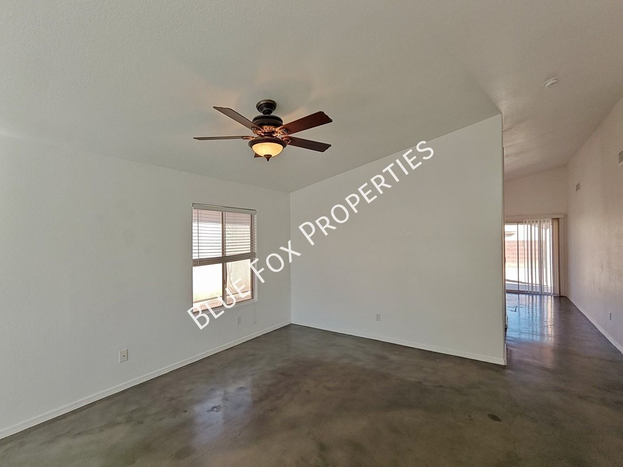 2302 W Silvergate Pl - Photo 3 of 26