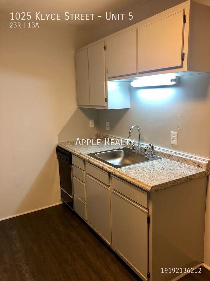 1025 Klyce St #5 - Photo 6 of 10