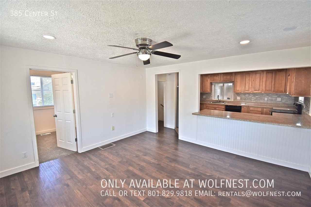 385 Center St - Photo 2 of 33