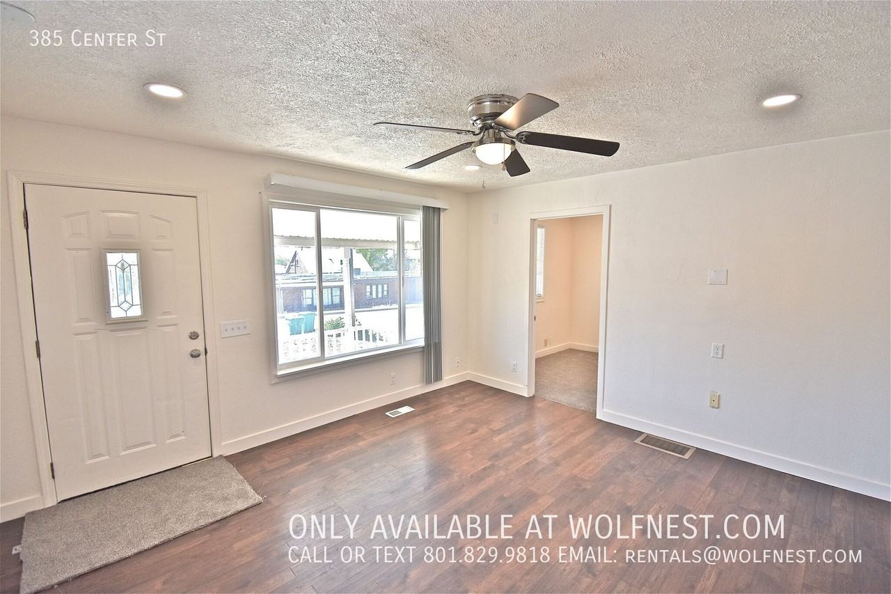 385 Center St - Photo 5 of 33