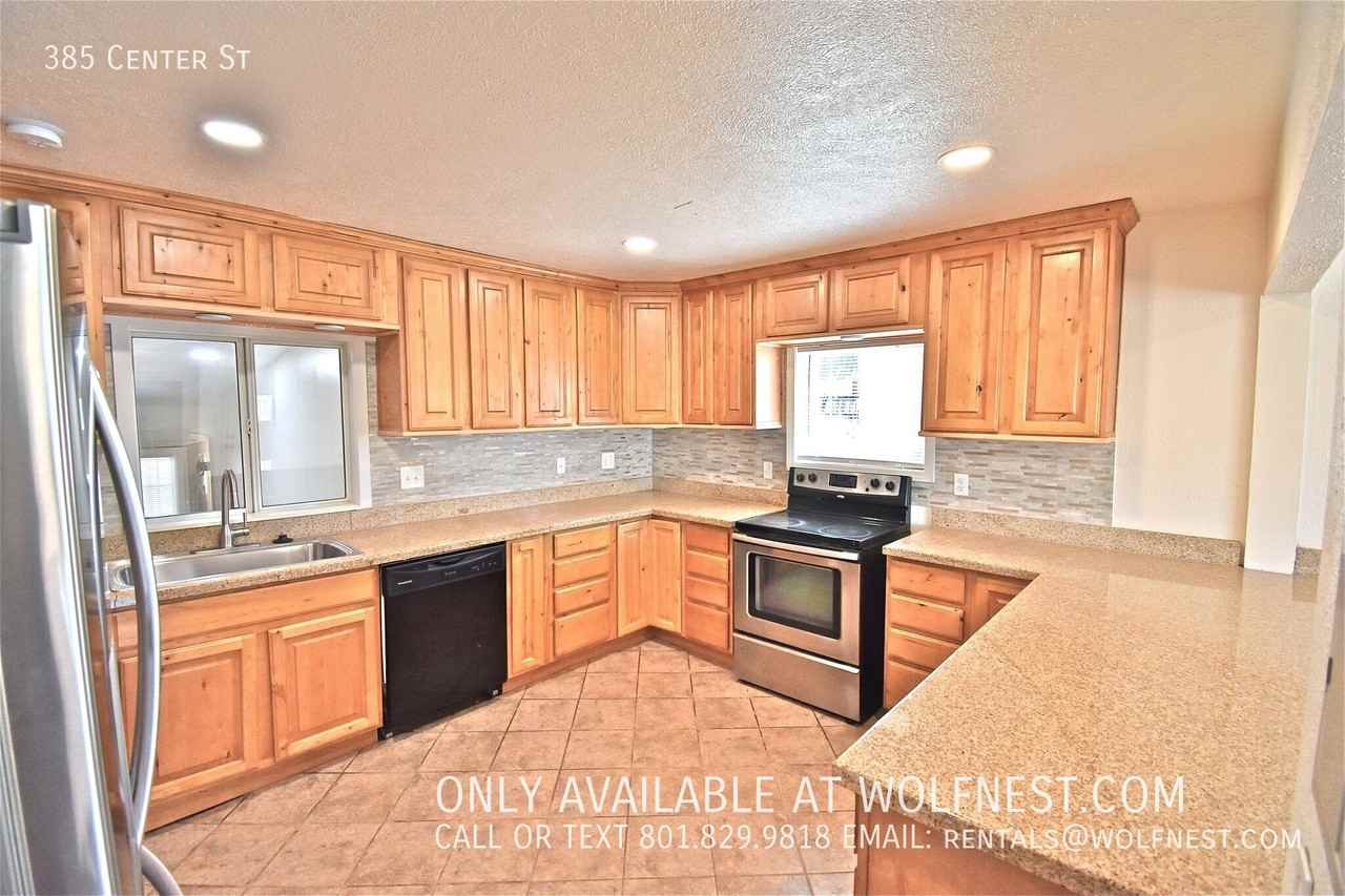 385 Center St - Photo 6 of 33