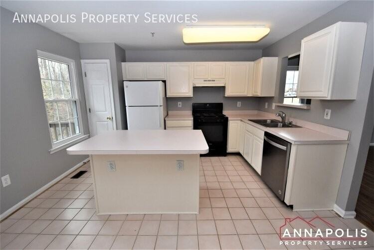 562 Francis Nicholson Way - Photo 2 of 33