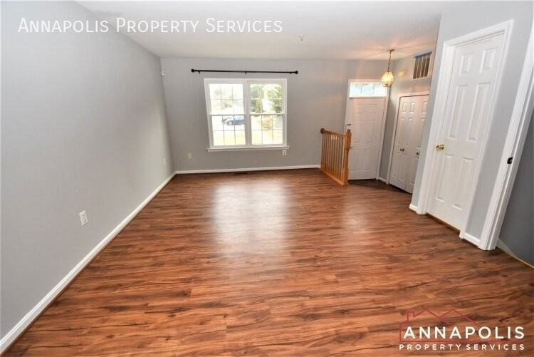 562 Francis Nicholson Way - Photo 5 of 33