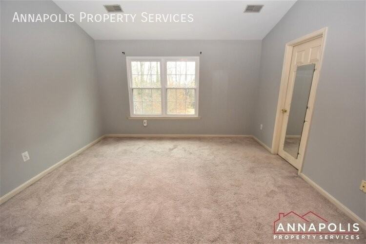 562 Francis Nicholson Way - Photo 7 of 33