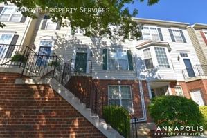 featured image of 35 Harbour Heights Dr