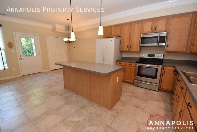 35 Harbour Heights Dr - Photo 5 of 20