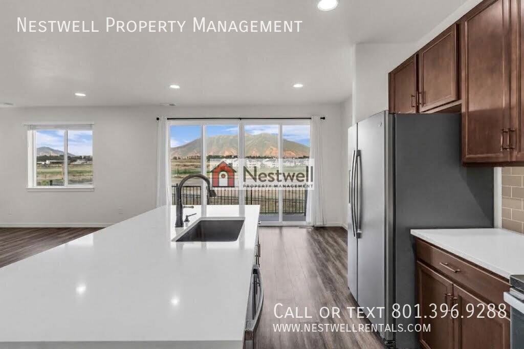 1836 N Willet Dr - Photo 2 of 25