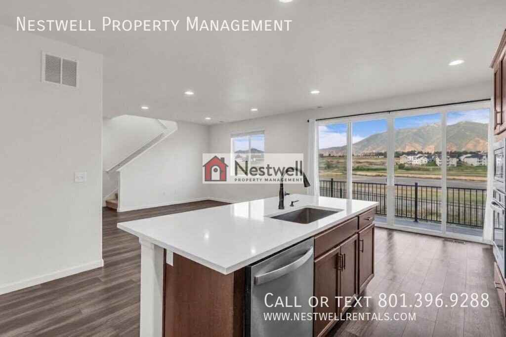 1836 N Willet Dr - Photo 3 of 25