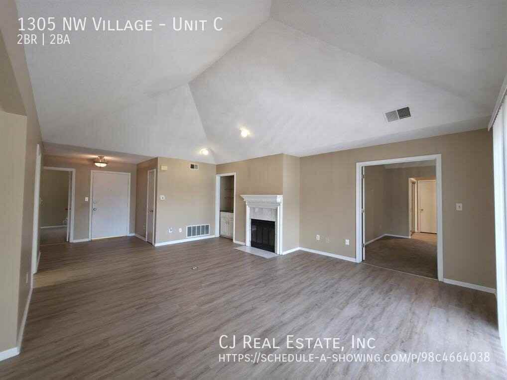 1305 Nw Village Dr #C - Photo 2 of 11