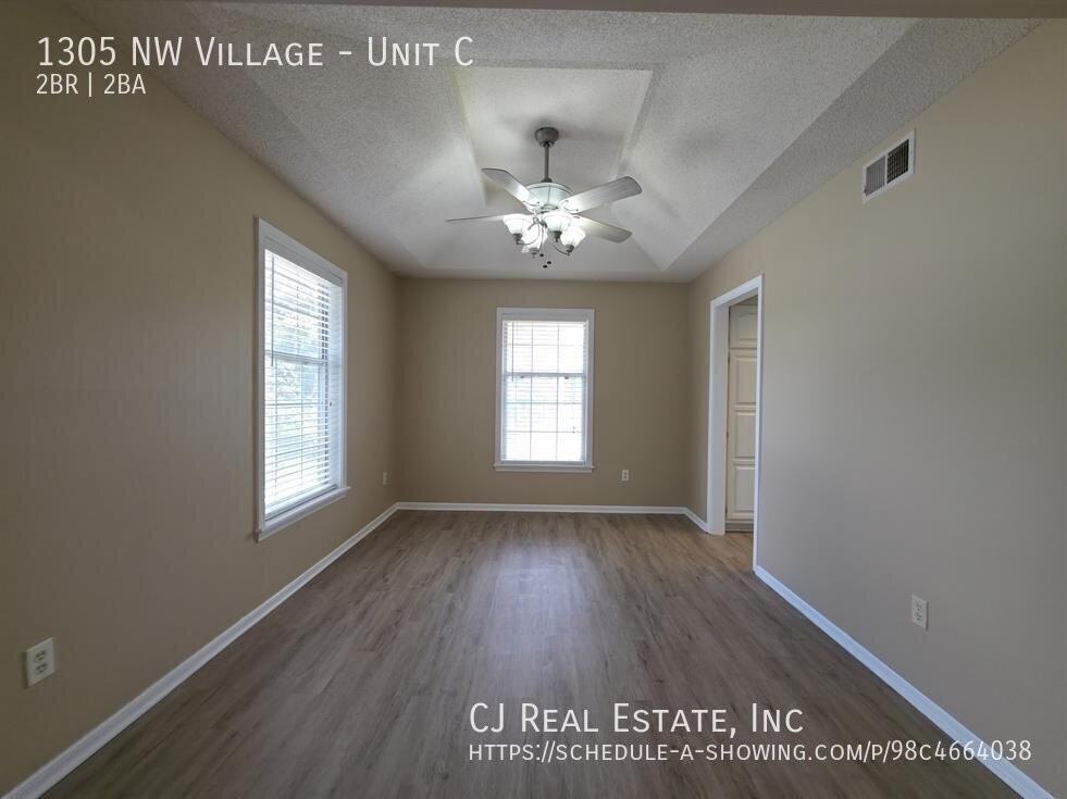 1305 Nw Village Dr #C - Photo 3 of 11