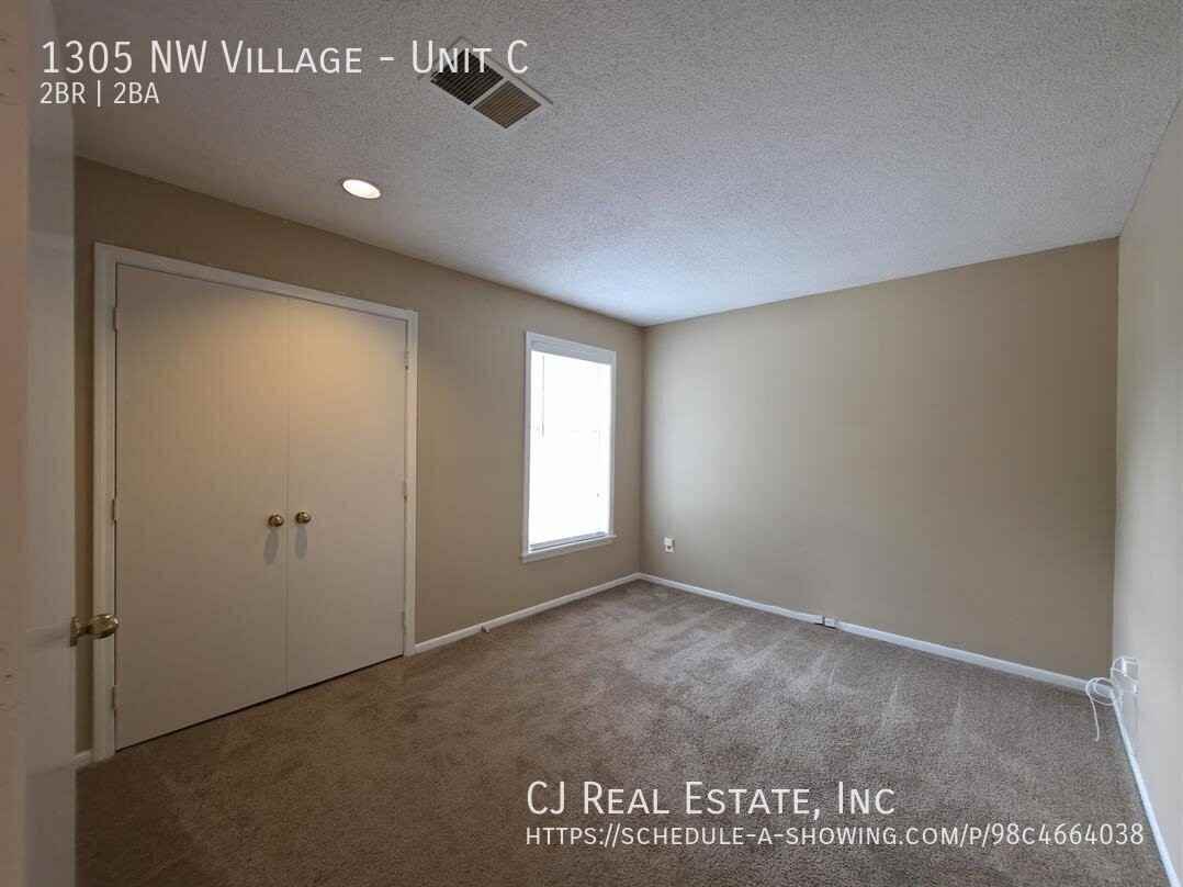 1305 Nw Village Dr #C - Photo 7 of 11