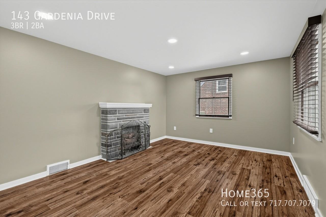 143 Gardenia Dr - Photo 2 of 16