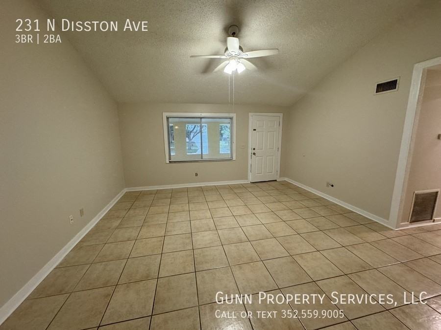 231 N Disston Ave - Photo 3 of 12