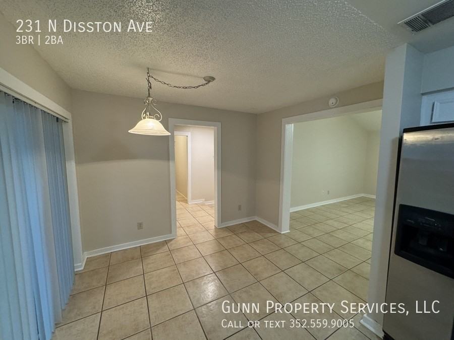231 N Disston Ave - Photo 4 of 12