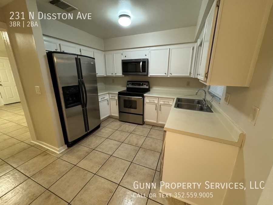 231 N Disston Ave - Photo 5 of 12