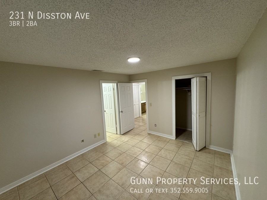 231 N Disston Ave - Photo 6 of 12