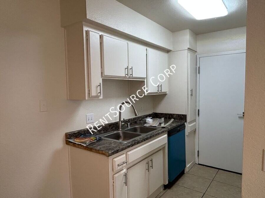 504 W Avenue J4 #508A - Photo 5 of 13
