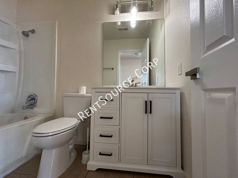 504 W Avenue J4 #508A - Photo 7 of 13