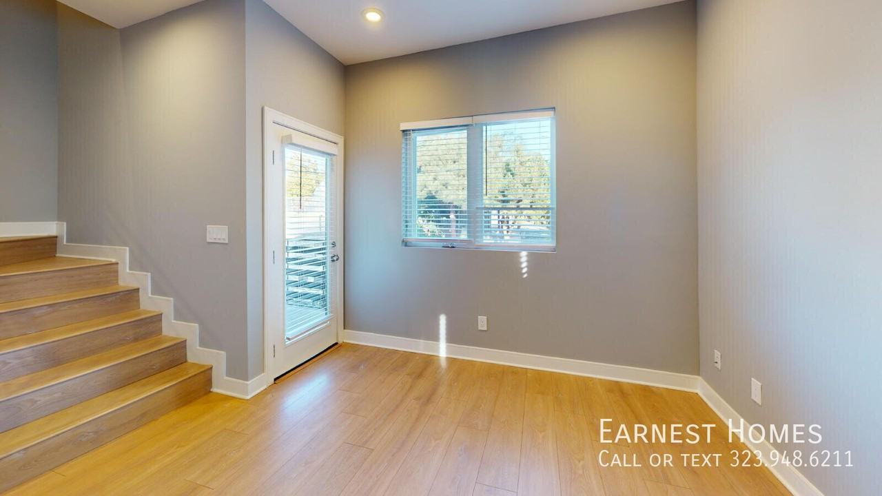 147 Roselake Ave - Photo 6 of 31