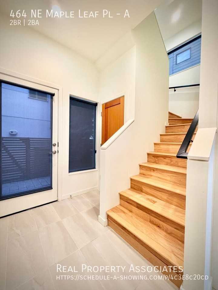 464 Ne Maple Leaf Pl #A - Photo 3 of 31