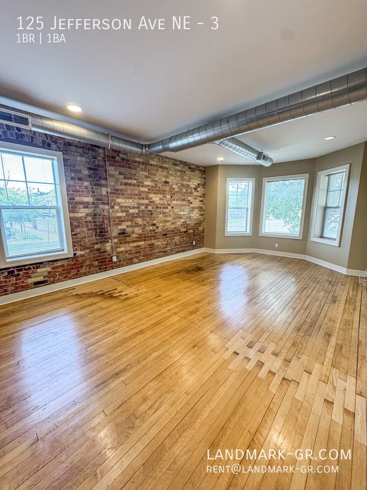 125 Jefferson Ave NE #3 - Photo 2 of 17