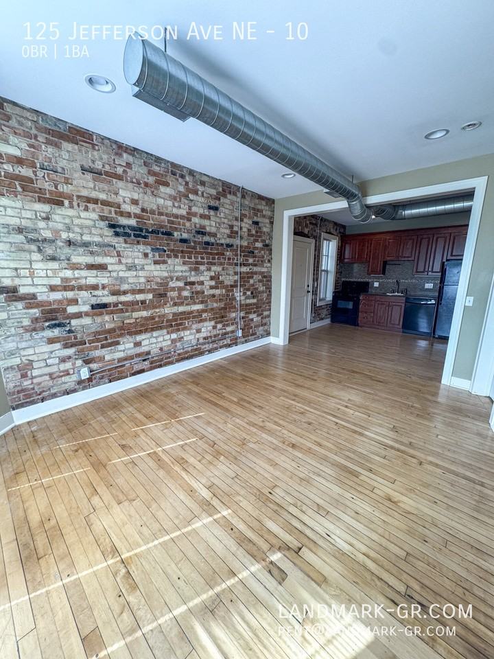 125 Jefferson Ave NE #10 - Photo 2 of 21