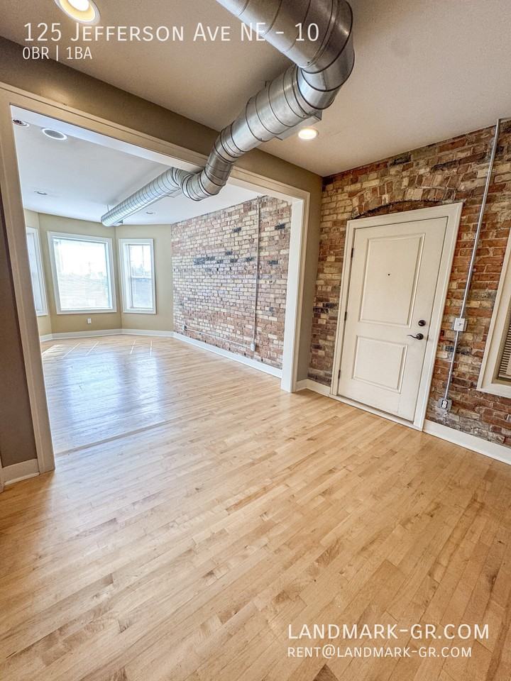 125 Jefferson Ave NE #10 - Photo 5 of 21