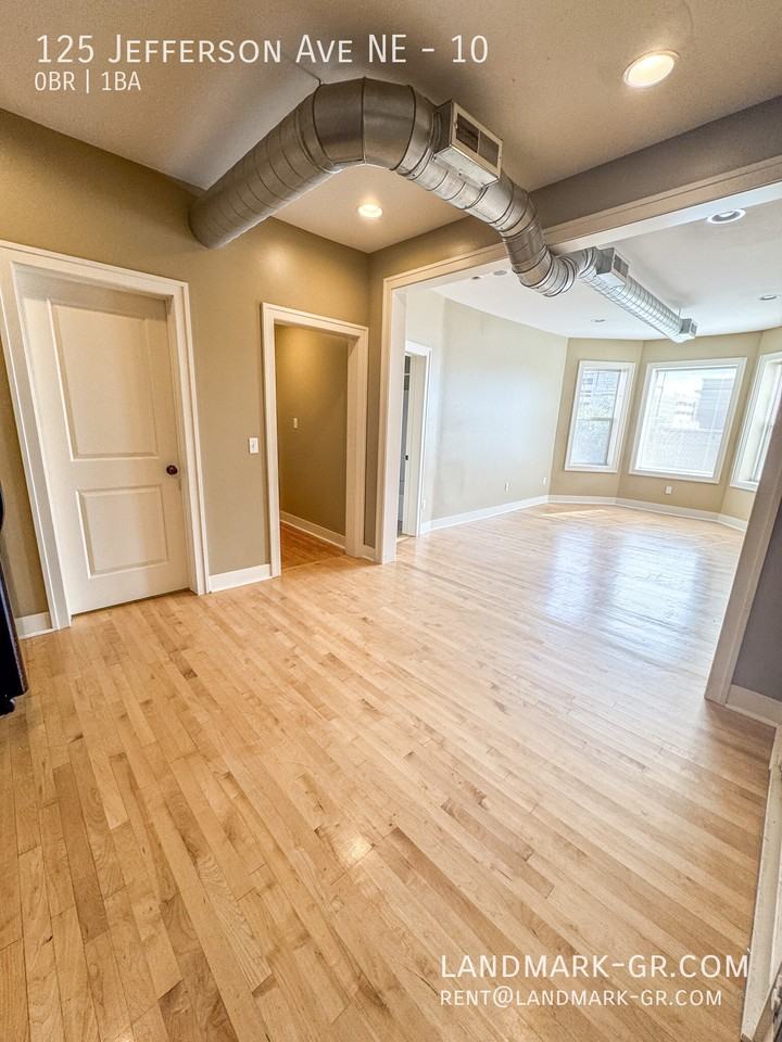 125 Jefferson Ave NE #10 - Photo 6 of 21