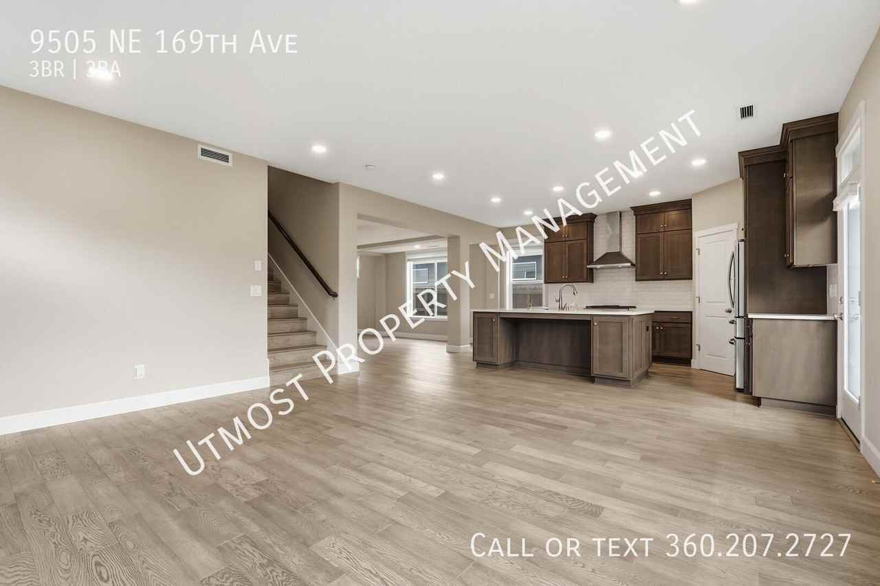 9505 Ne 169th Ave - Photo 2 of 11
