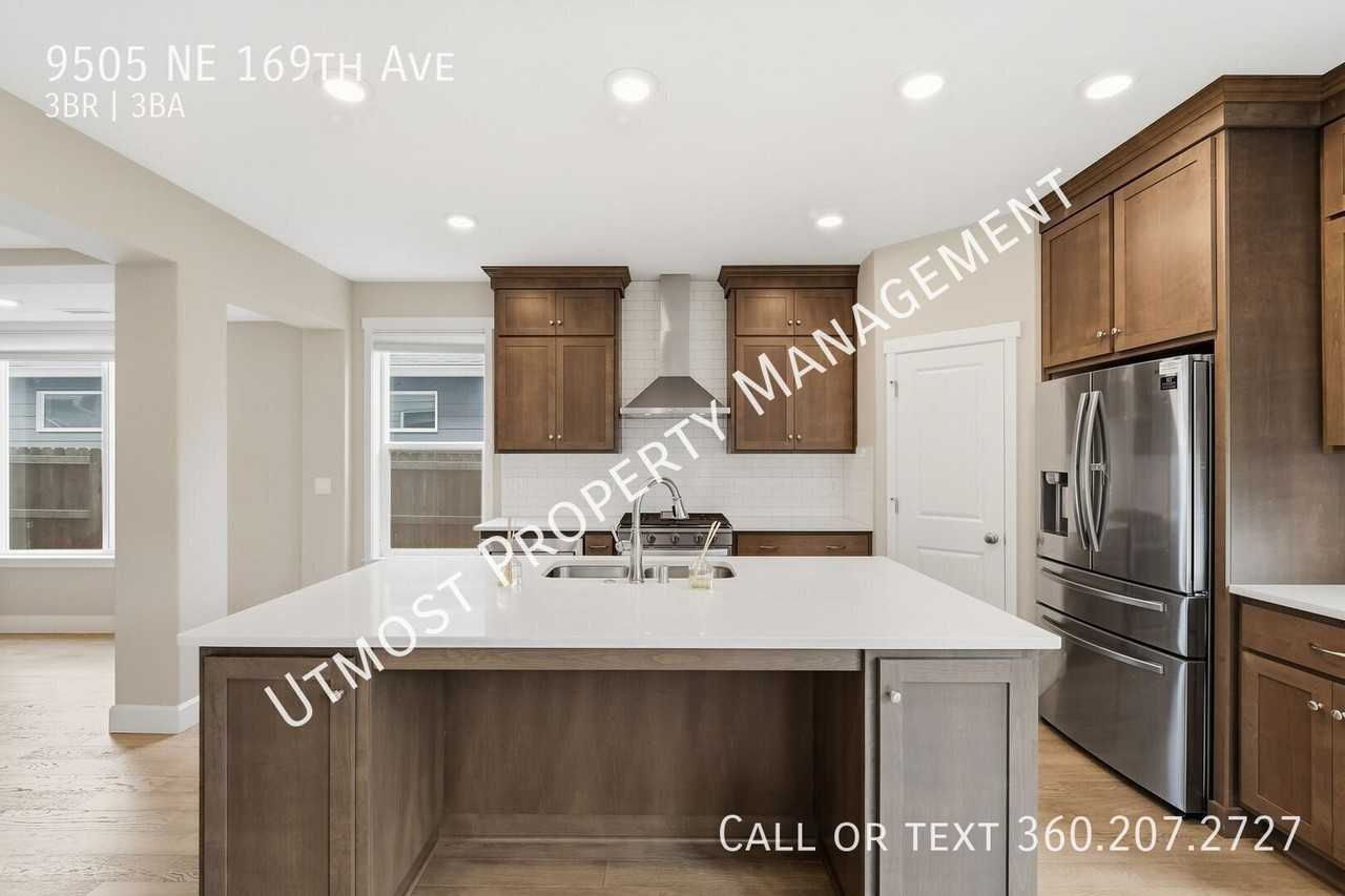 9505 Ne 169th Ave - Photo 3 of 11