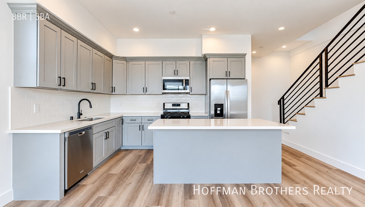529 N Normandie Ave - Photo 2 of 18