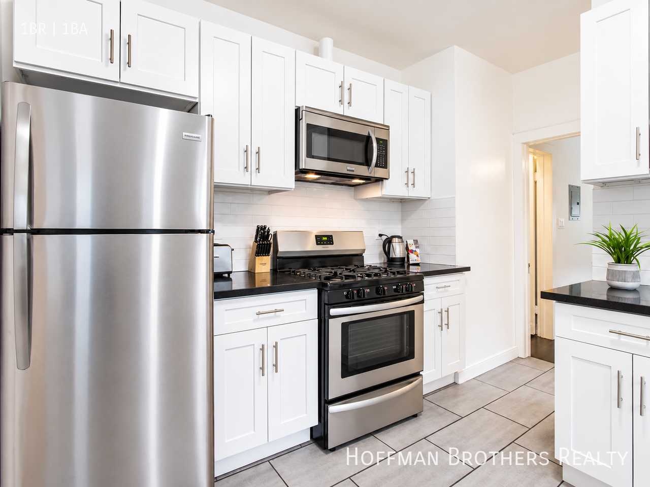 1806 Washington Way #C - Photo 2 of 21