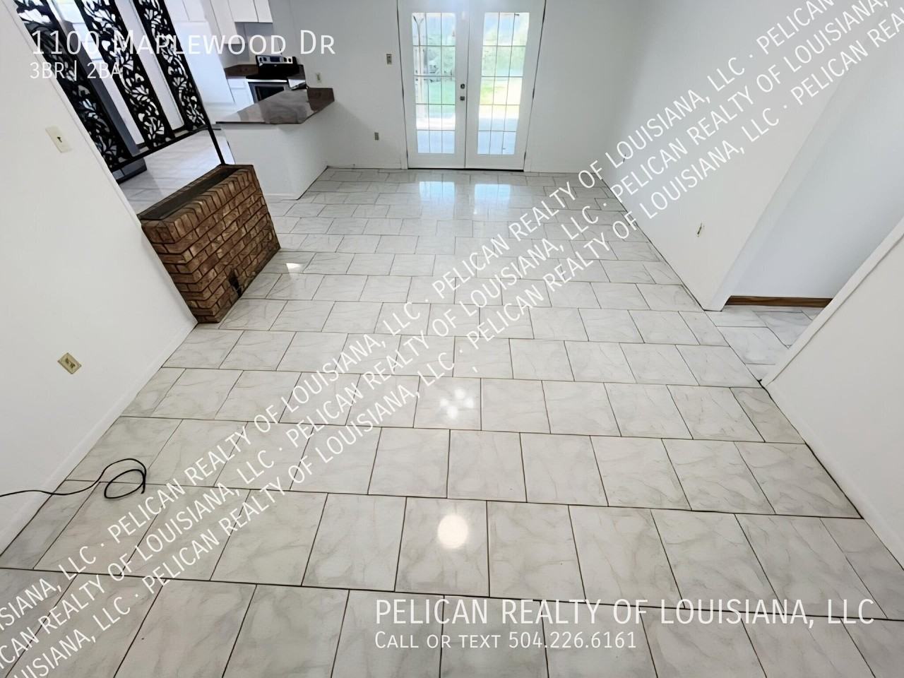 1100 Maplewood Dr - Photo 2 of 13