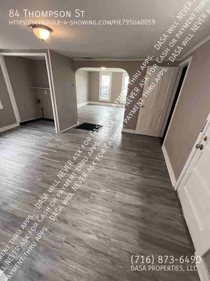 84 Thompson St - Photo 2 of 33