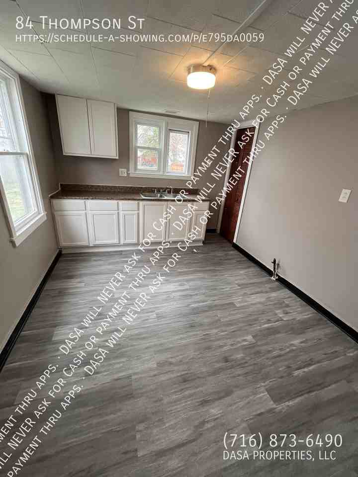 84 Thompson St - Photo 7 of 33