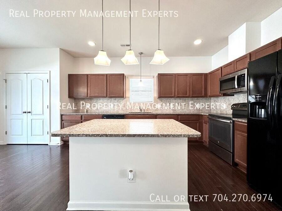 3014 S Devon St - Photo 3 of 30