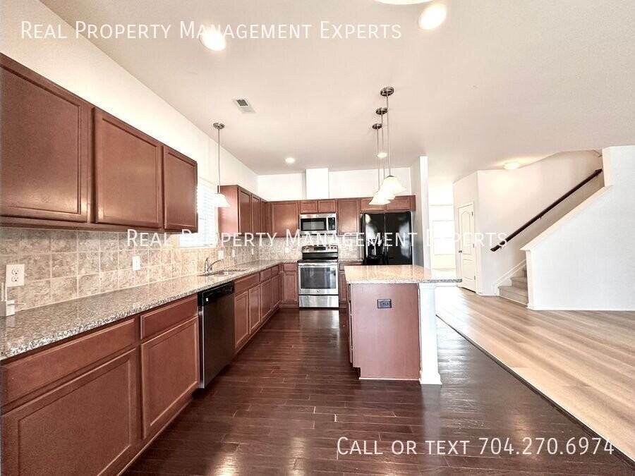 3014 S Devon St - Photo 6 of 30