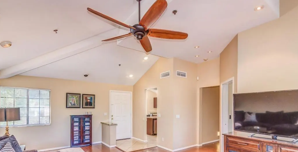 11515 N 91st St #201 - Photo 3 of 16