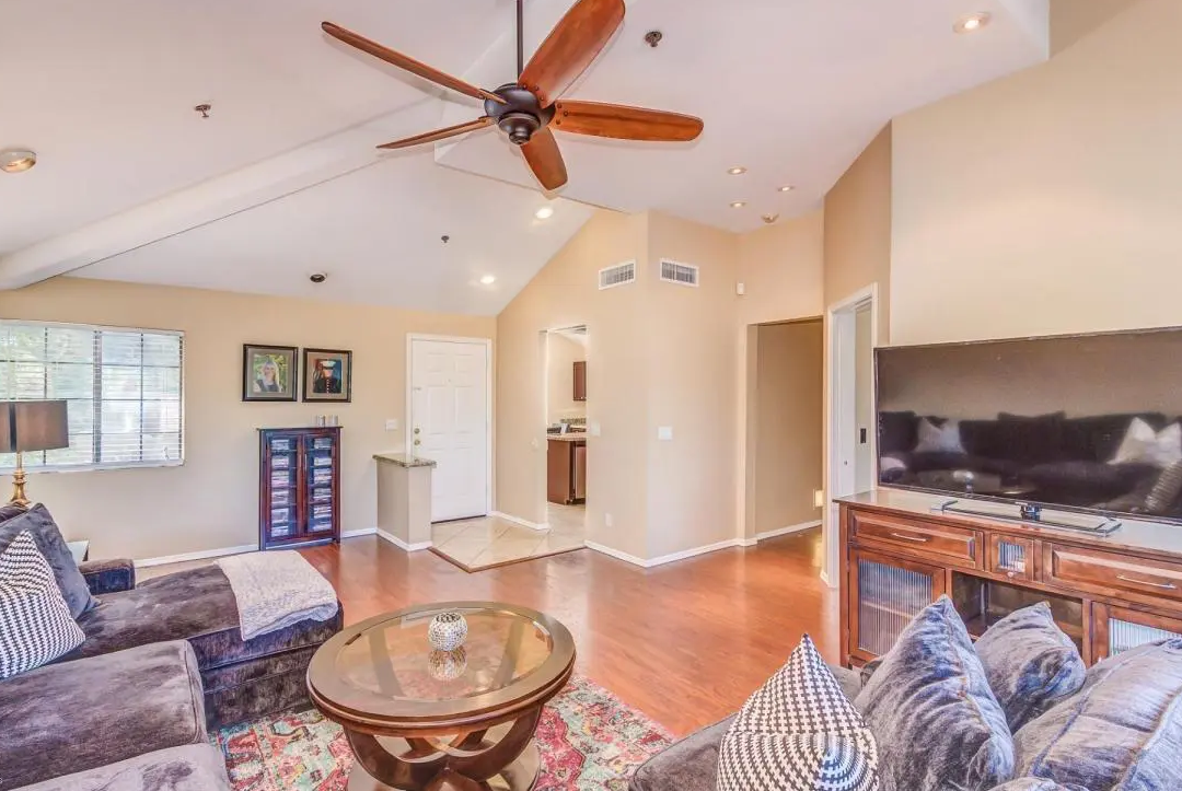 11515 N 91st St #201 - Photo 4 of 16