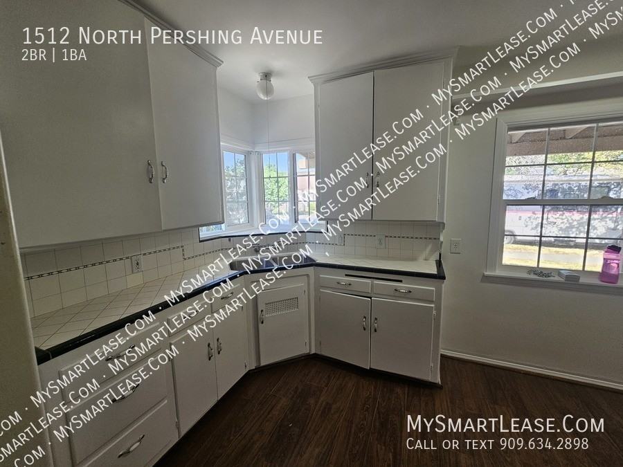 1512 N Pershing Ave - Photo 3 of 10