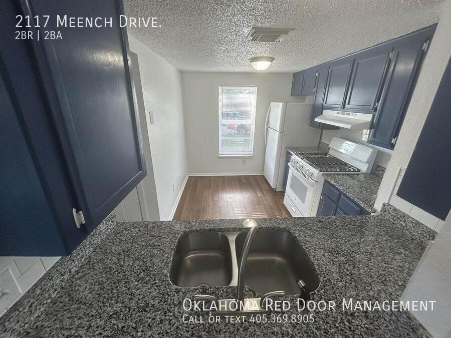 2117 Meench Dr - Photo 3 of 20