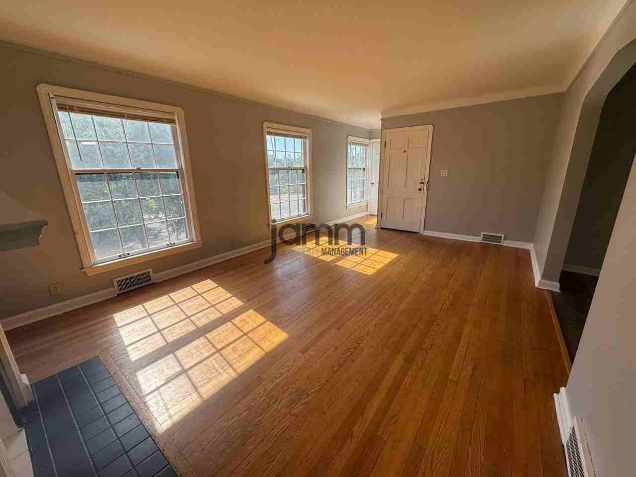 17724 Hilliard Rd Uppr - Photo 4 of 22