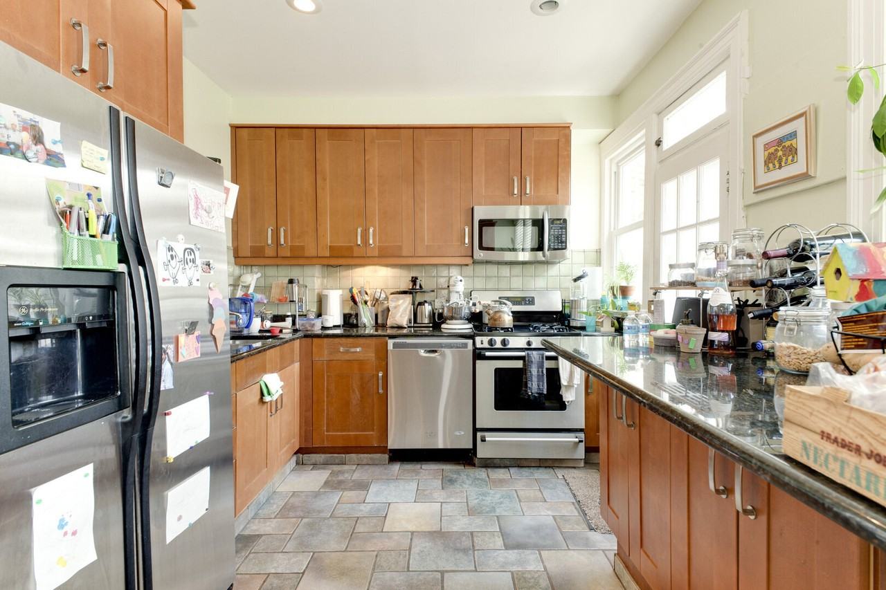 1414 Taylor St Nw - Photo 3 of 18