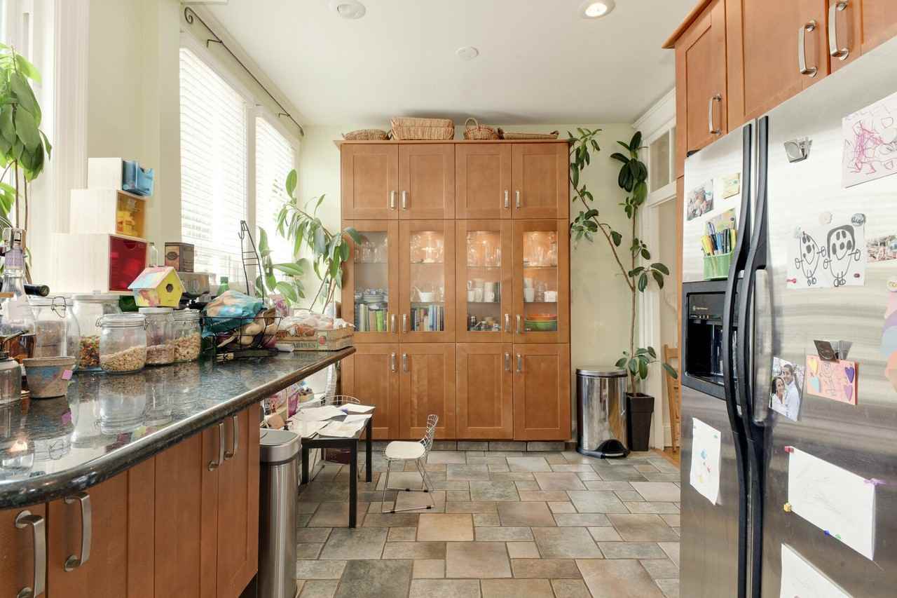 1414 Taylor St Nw - Photo 7 of 18