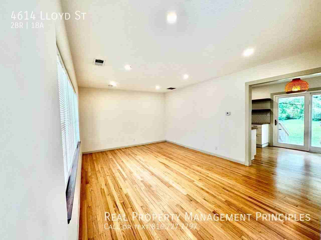 4614 Lloyd St - Photo 3 of 14