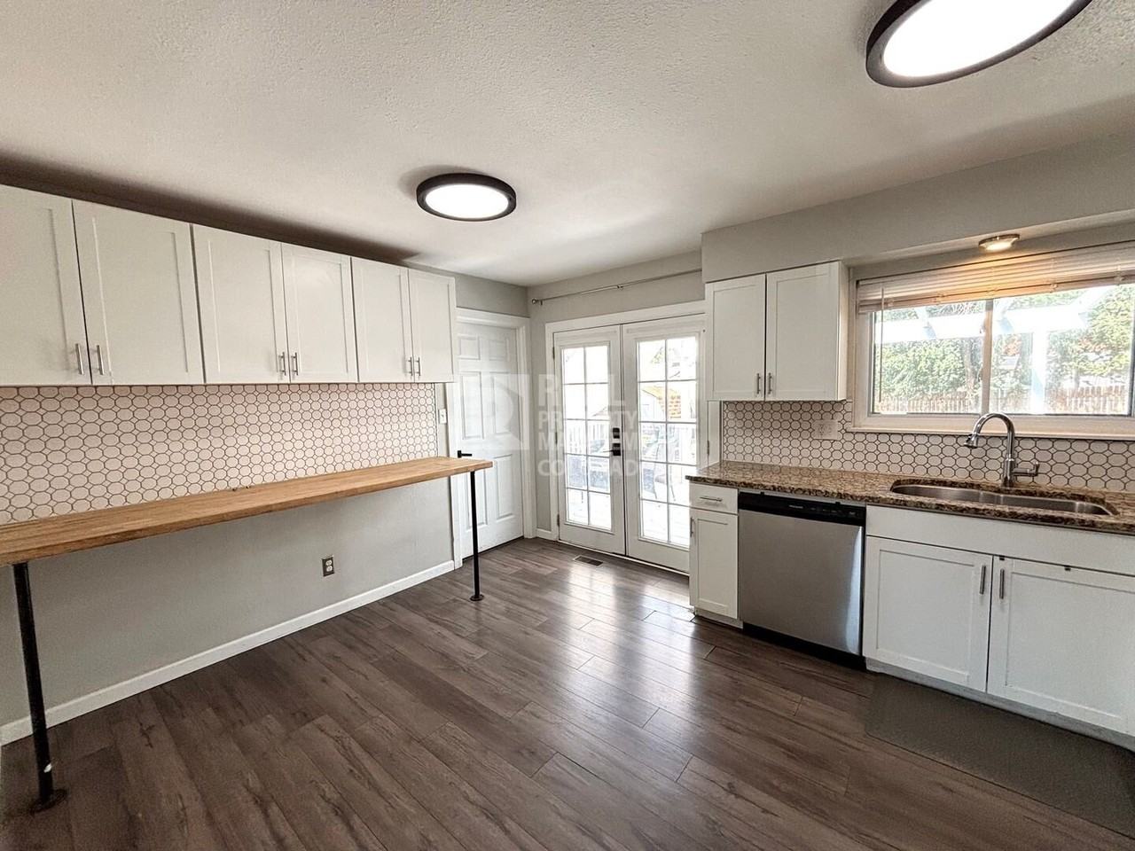2886 Monica Dr W - Photo 4 of 24