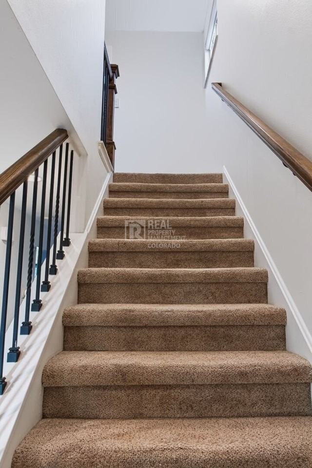 660 Omega Ln - Photo 4 of 50