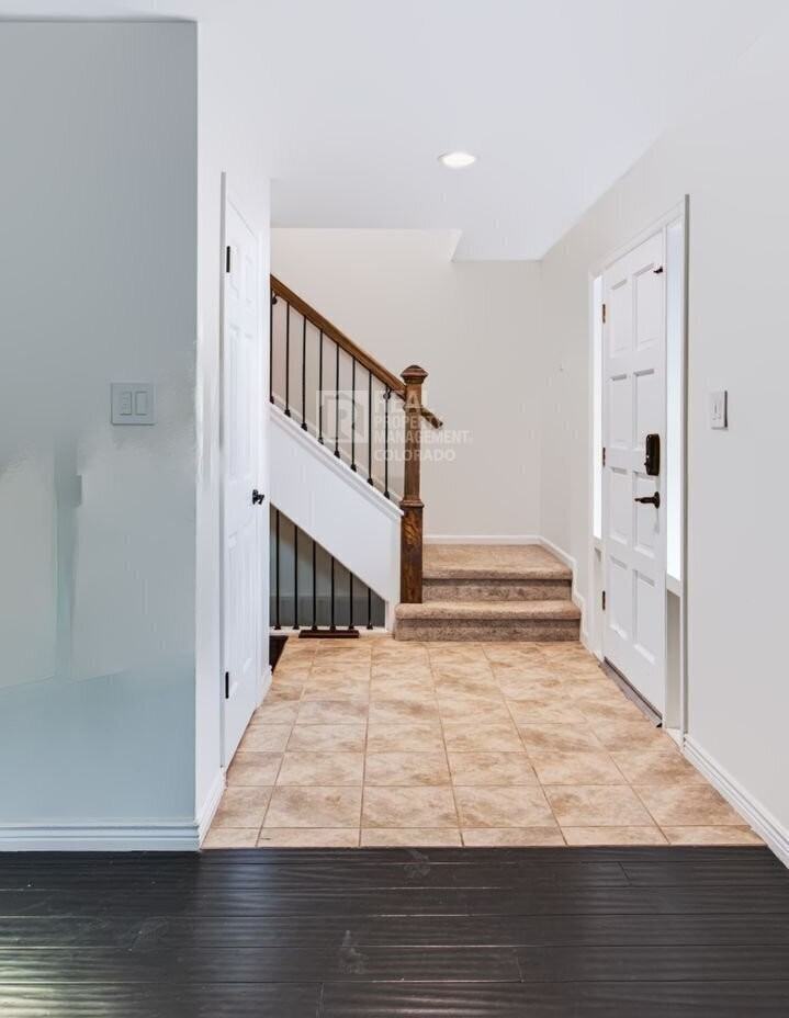 660 Omega Ln - Photo 6 of 50